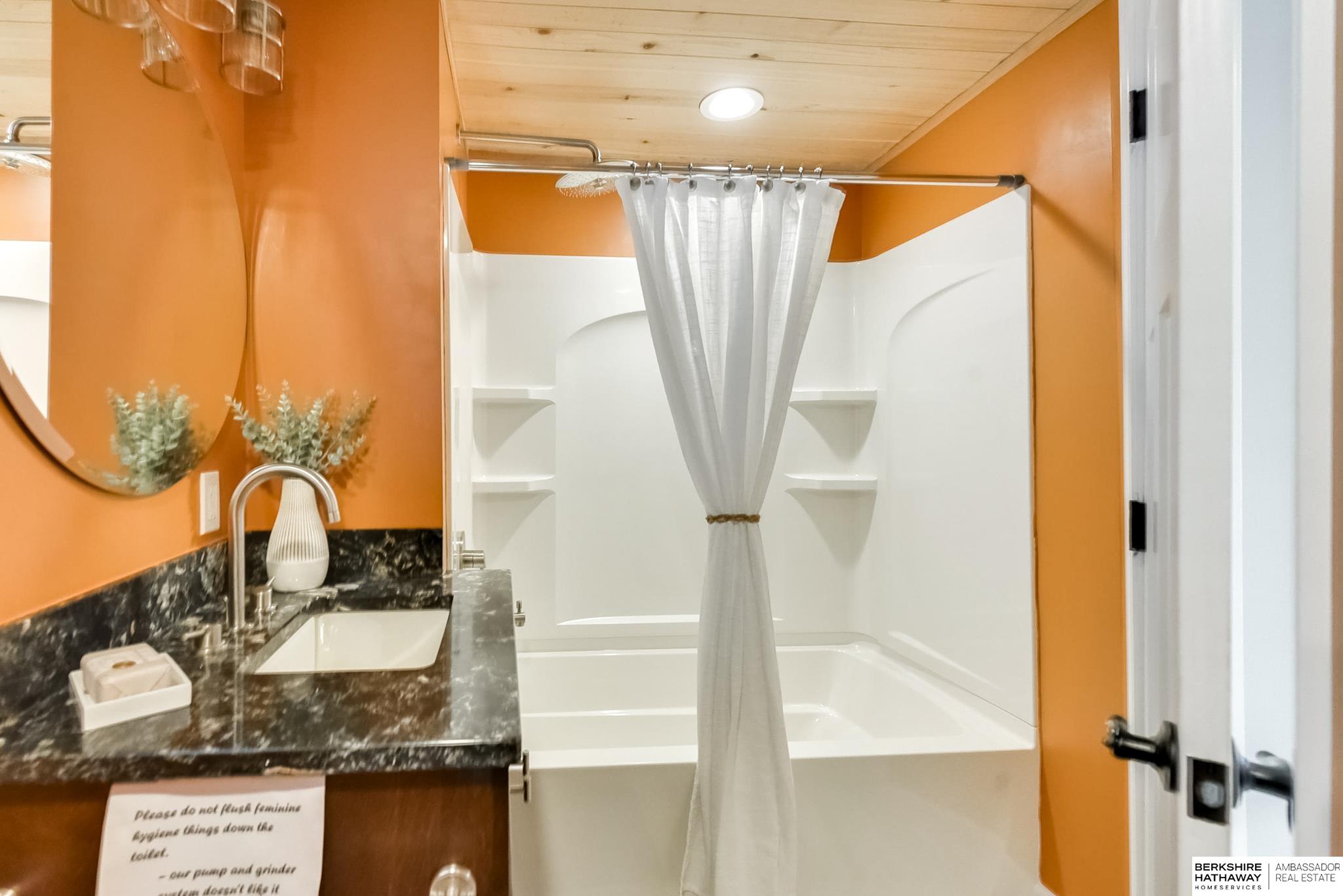 Bellevue, Nebraska 68123, United States, 3 Bedrooms Bedrooms, ,3 BathroomsBathrooms,Residential,Pending,100033