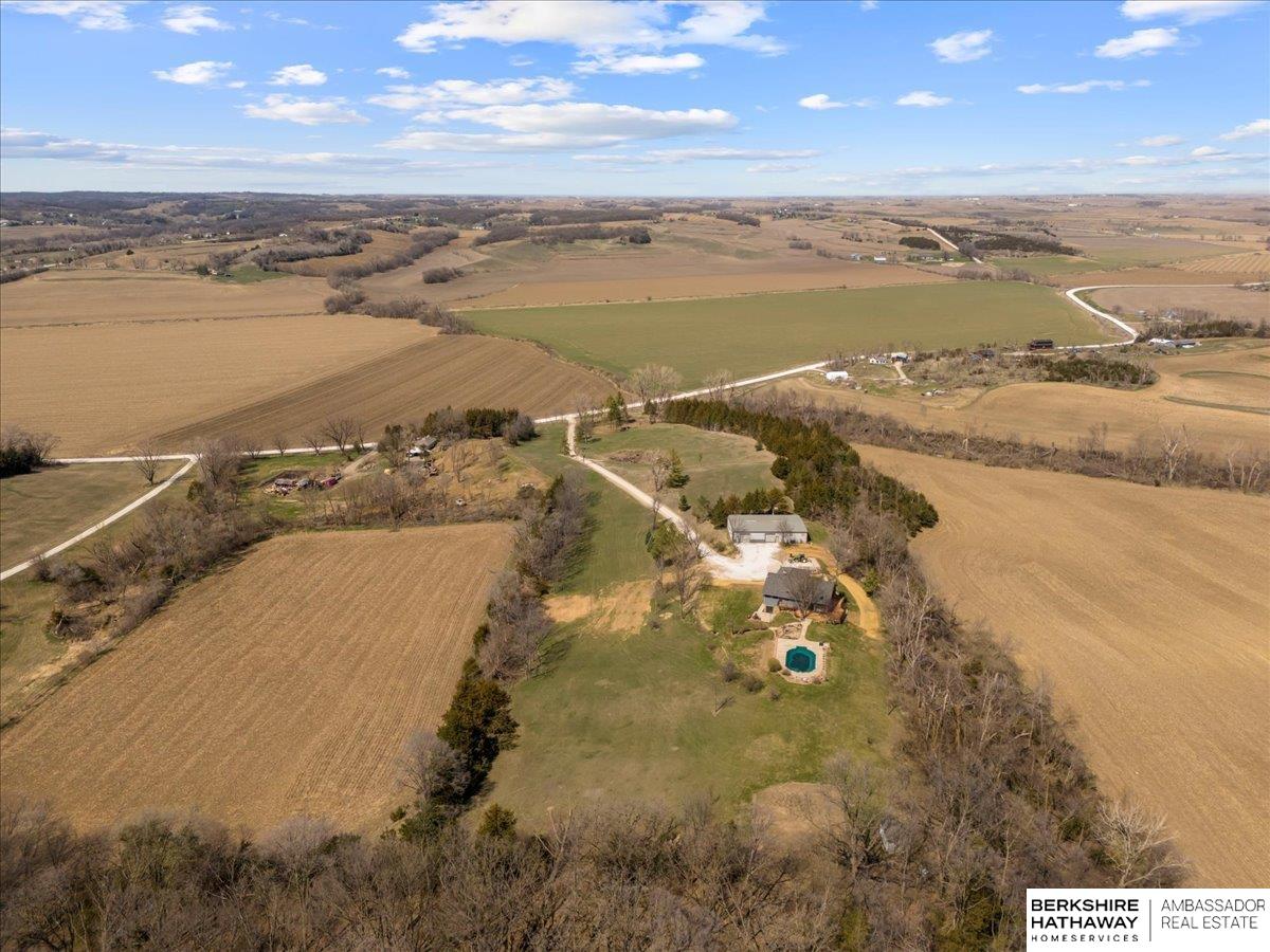 Honey Creek, Iowa 51542, United States, 4 Bedrooms Bedrooms, ,3 BathroomsBathrooms,Residential,Pending,105532