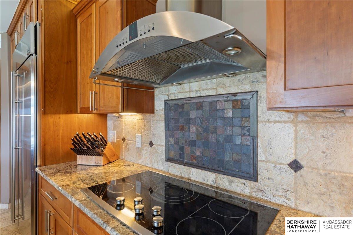 Honey Creek, Iowa 51542, United States, 4 Bedrooms Bedrooms, ,3 BathroomsBathrooms,Residential,Pending,105532