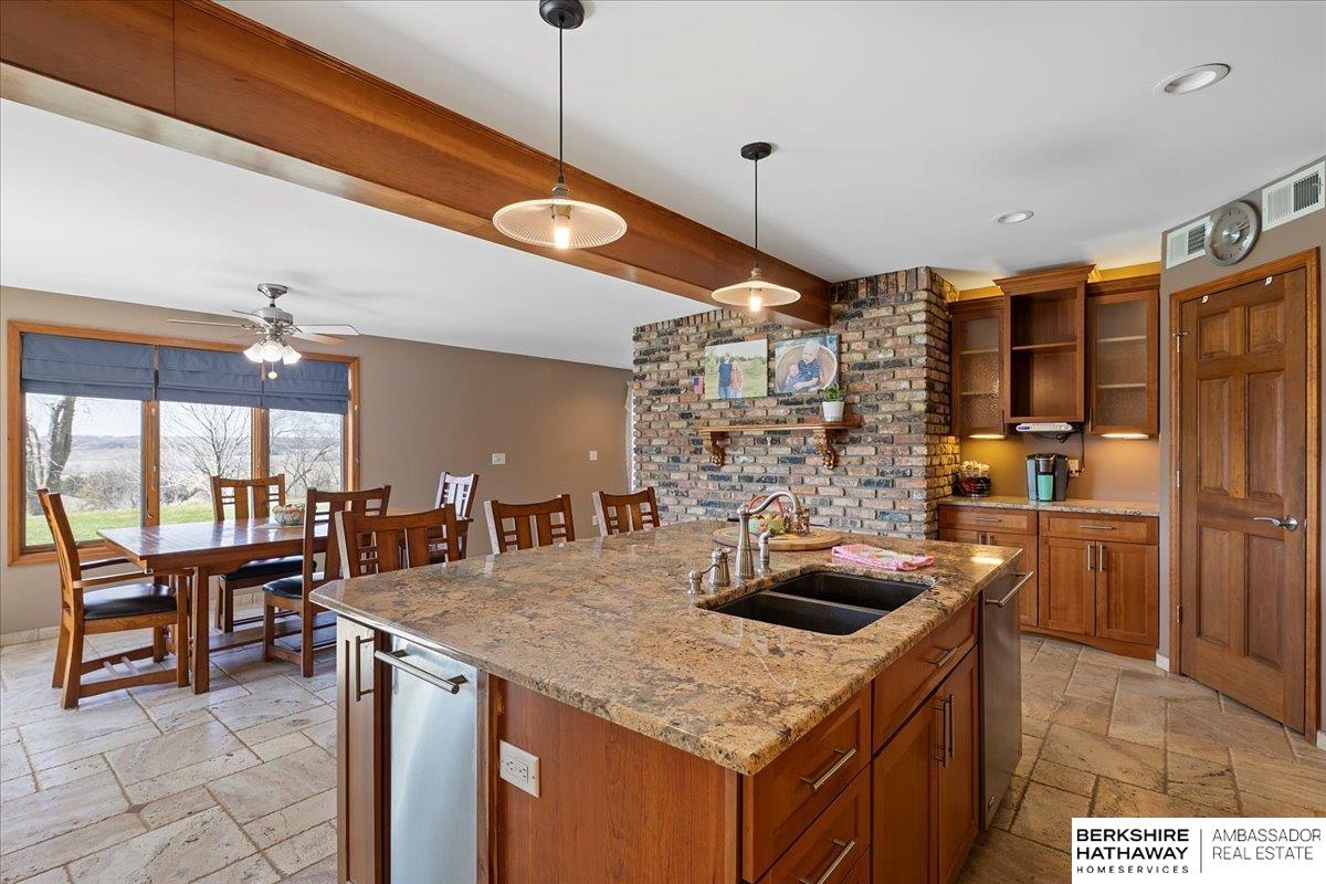 Honey Creek, Iowa 51542, United States, 4 Bedrooms Bedrooms, ,3 BathroomsBathrooms,Residential,Pending,105532