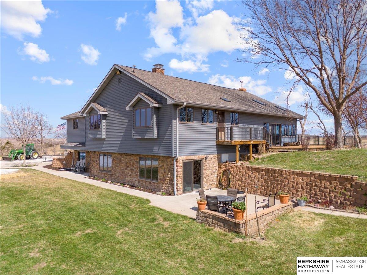 Honey Creek, Iowa 51542, United States, 4 Bedrooms Bedrooms, ,3 BathroomsBathrooms,Residential,Pending,105532