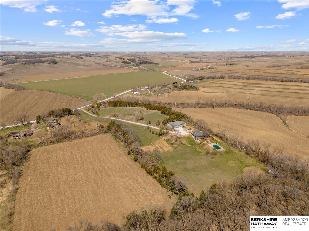 Honey Creek, Iowa 51542, United States, 4 Bedrooms Bedrooms, ,3 BathroomsBathrooms,Residential,Pending,105532