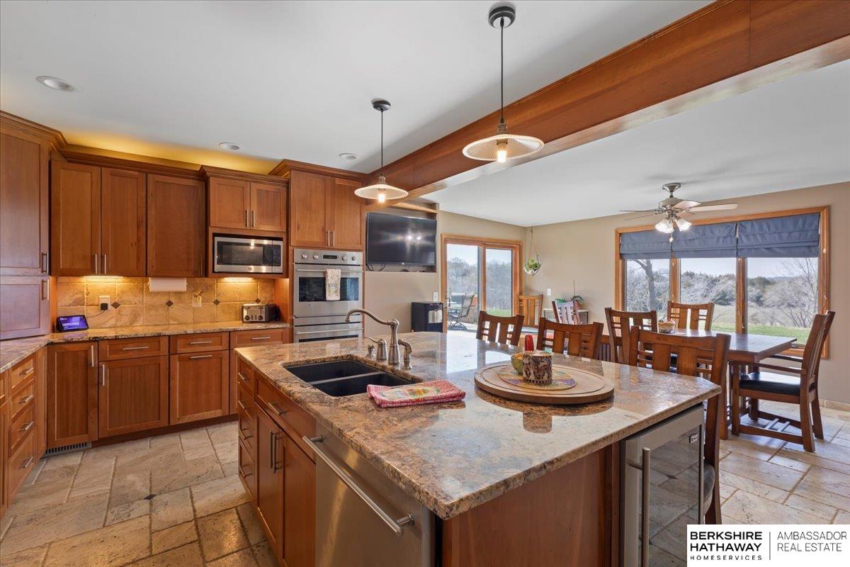 Honey Creek, Iowa 51542, United States, 4 Bedrooms Bedrooms, ,3 BathroomsBathrooms,Residential,Pending,105532