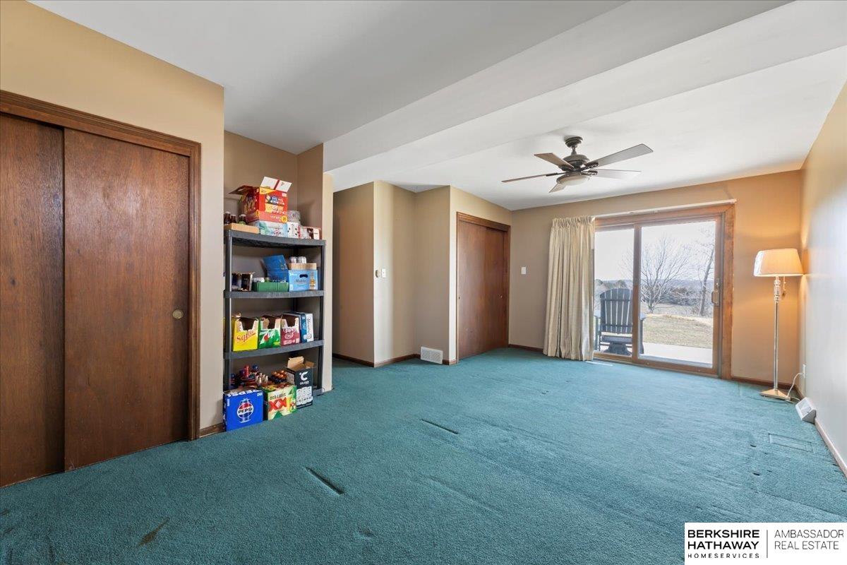 Honey Creek, Iowa 51542, United States, 4 Bedrooms Bedrooms, ,3 BathroomsBathrooms,Residential,Pending,105532