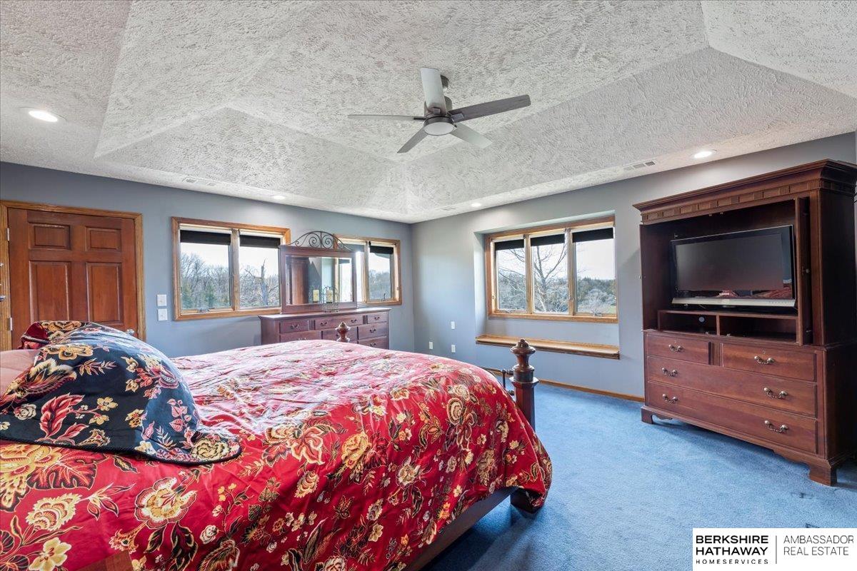 Honey Creek, Iowa 51542, United States, 4 Bedrooms Bedrooms, ,3 BathroomsBathrooms,Residential,Pending,105532