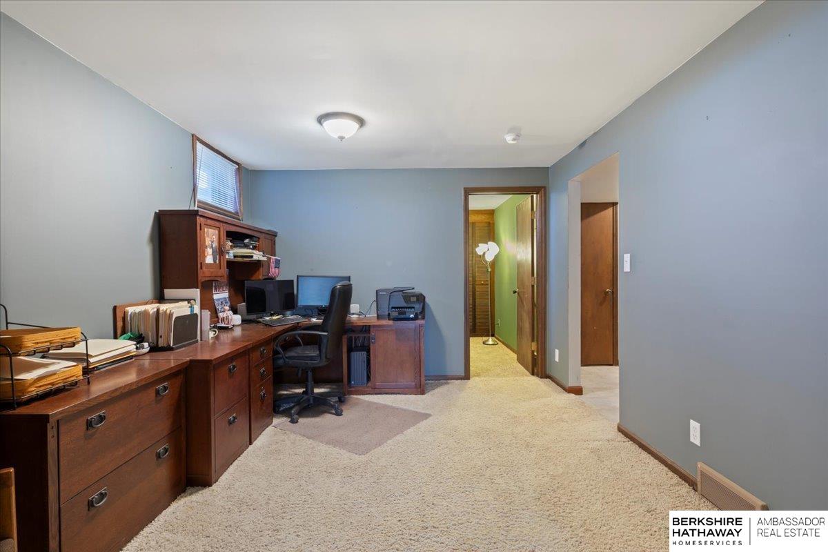 Honey Creek, Iowa 51542, United States, 4 Bedrooms Bedrooms, ,3 BathroomsBathrooms,Residential,Pending,105532