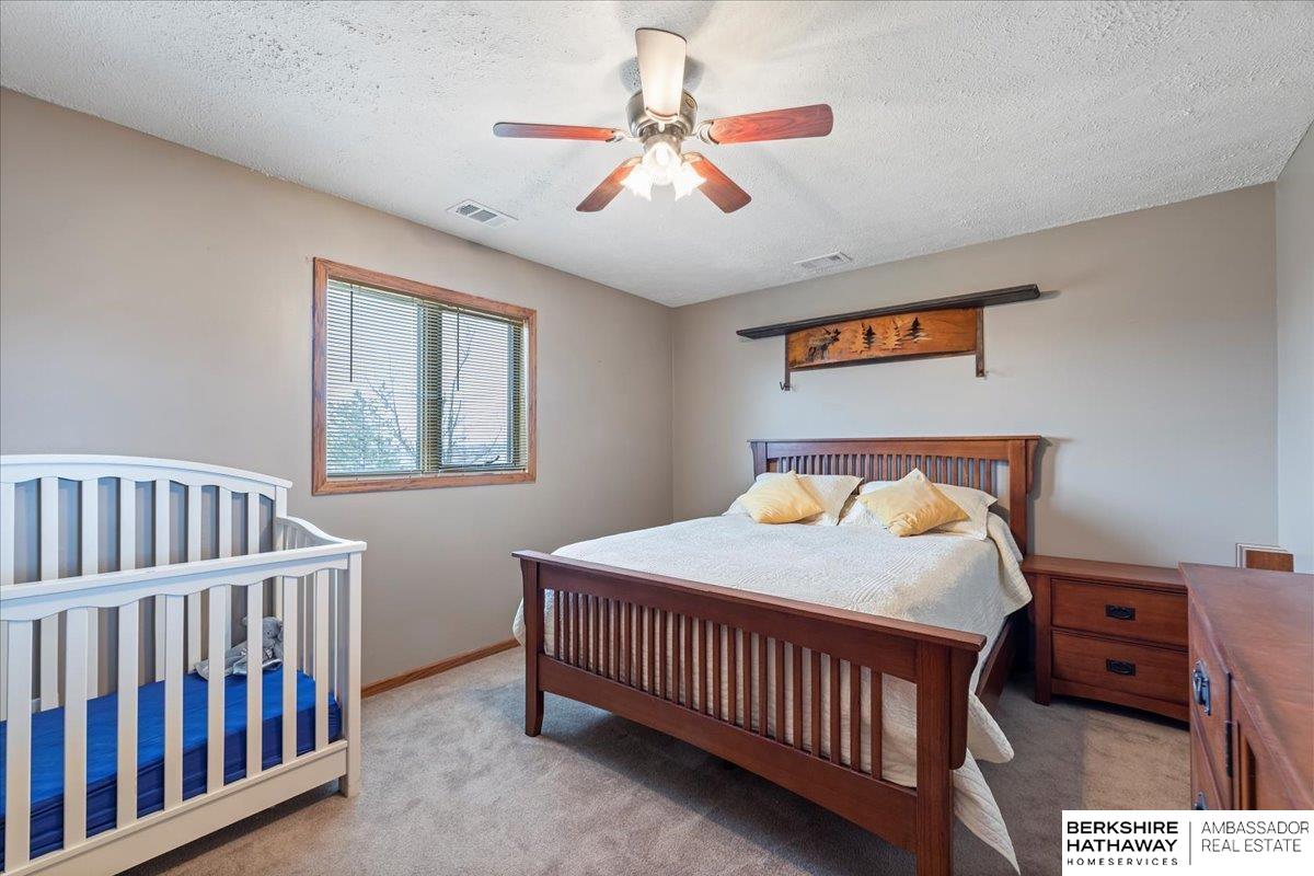 Honey Creek, Iowa 51542, United States, 4 Bedrooms Bedrooms, ,3 BathroomsBathrooms,Residential,Pending,105532