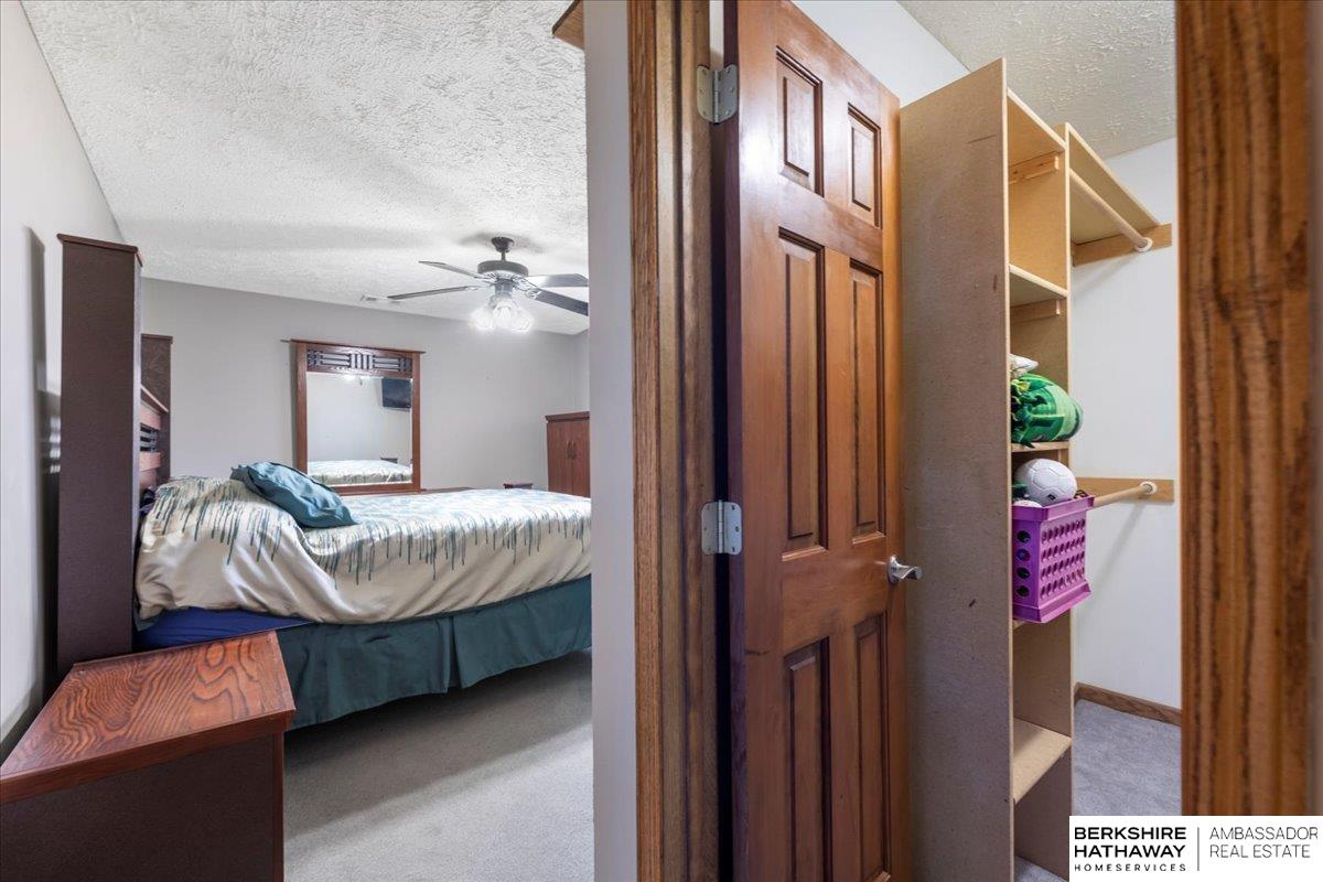 Honey Creek, Iowa 51542, United States, 4 Bedrooms Bedrooms, ,3 BathroomsBathrooms,Residential,Pending,105532