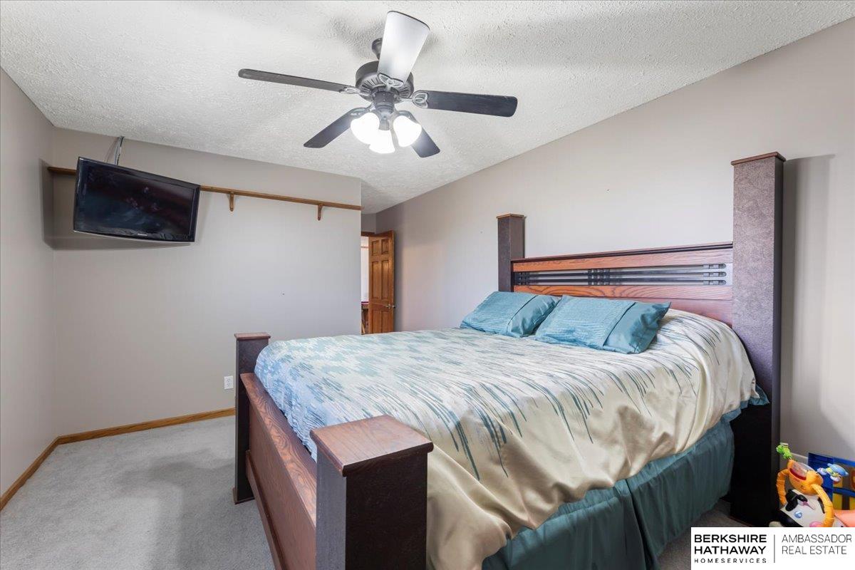 Honey Creek, Iowa 51542, United States, 4 Bedrooms Bedrooms, ,3 BathroomsBathrooms,Residential,Pending,105532