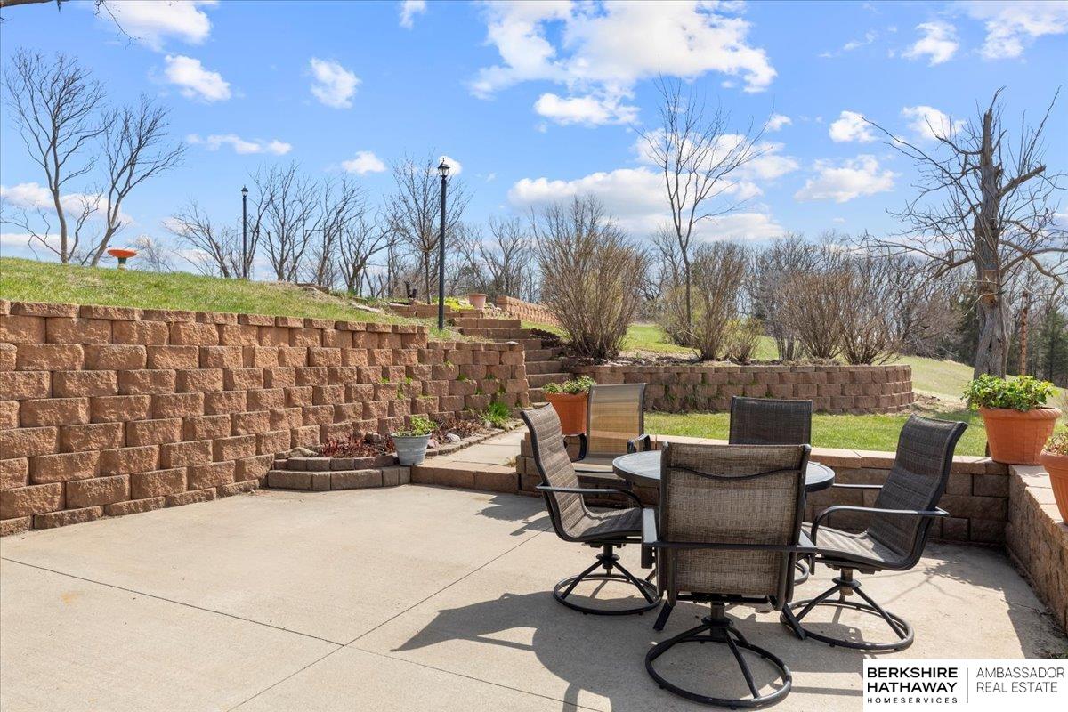 Honey Creek, Iowa 51542, United States, 4 Bedrooms Bedrooms, ,3 BathroomsBathrooms,Residential,Pending,105532