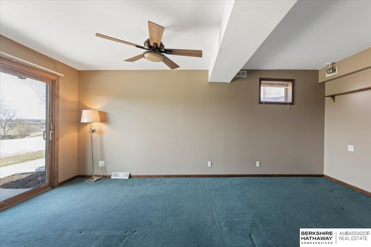 Honey Creek, Iowa 51542, United States, 4 Bedrooms Bedrooms, ,3 BathroomsBathrooms,Residential,Pending,105532