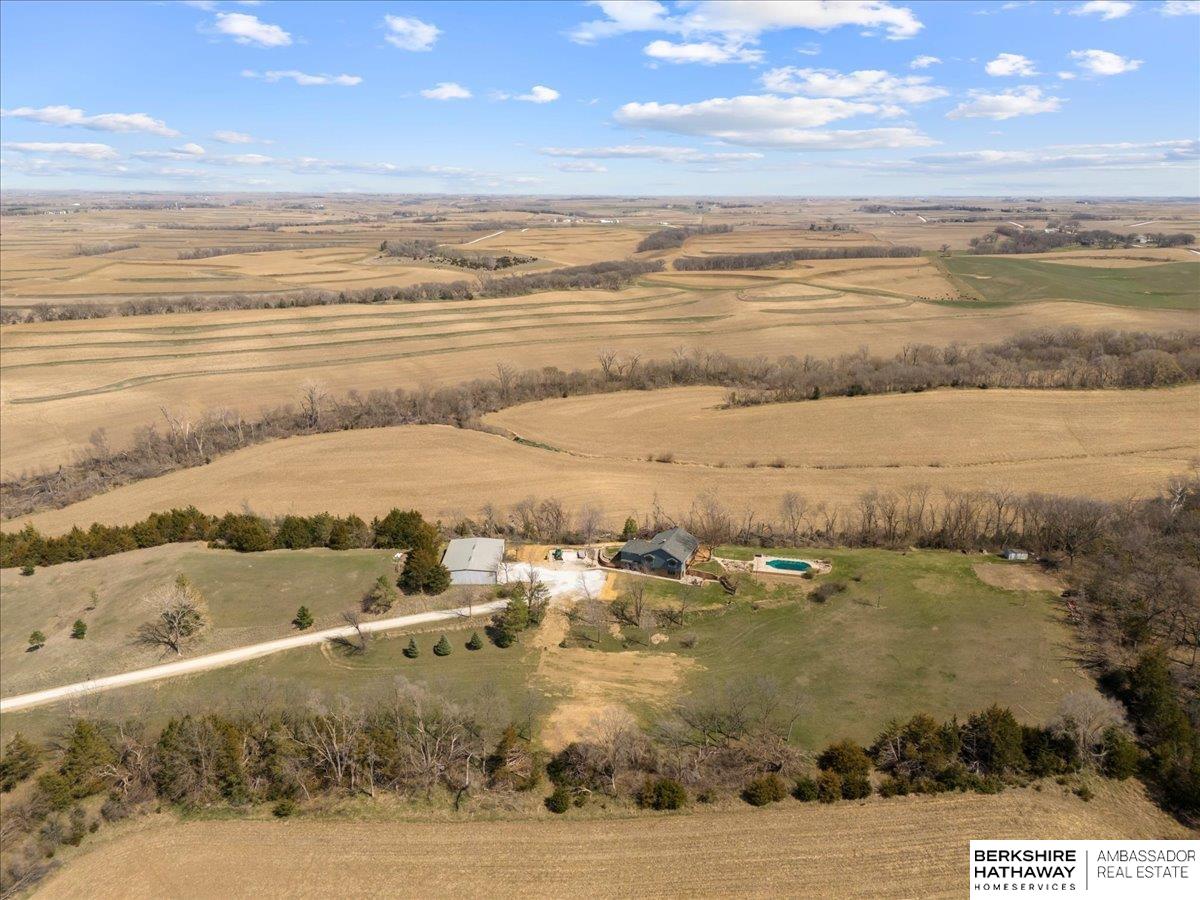 Honey Creek, Iowa 51542, United States, 4 Bedrooms Bedrooms, ,3 BathroomsBathrooms,Residential,Pending,105532