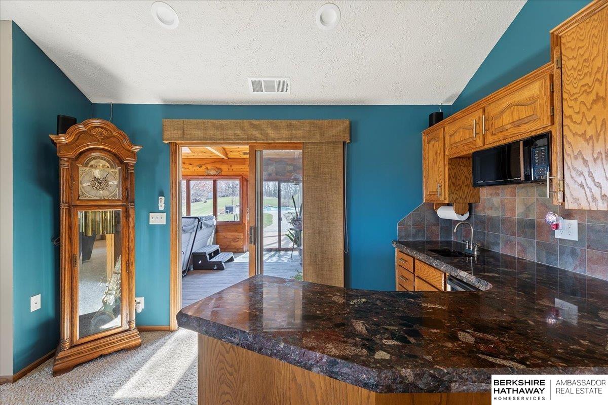 Honey Creek, Iowa 51542, United States, 4 Bedrooms Bedrooms, ,3 BathroomsBathrooms,Residential,Pending,105532