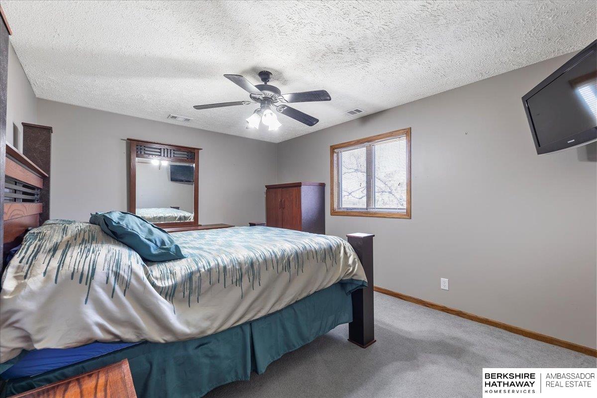 Honey Creek, Iowa 51542, United States, 4 Bedrooms Bedrooms, ,3 BathroomsBathrooms,Residential,Pending,105532