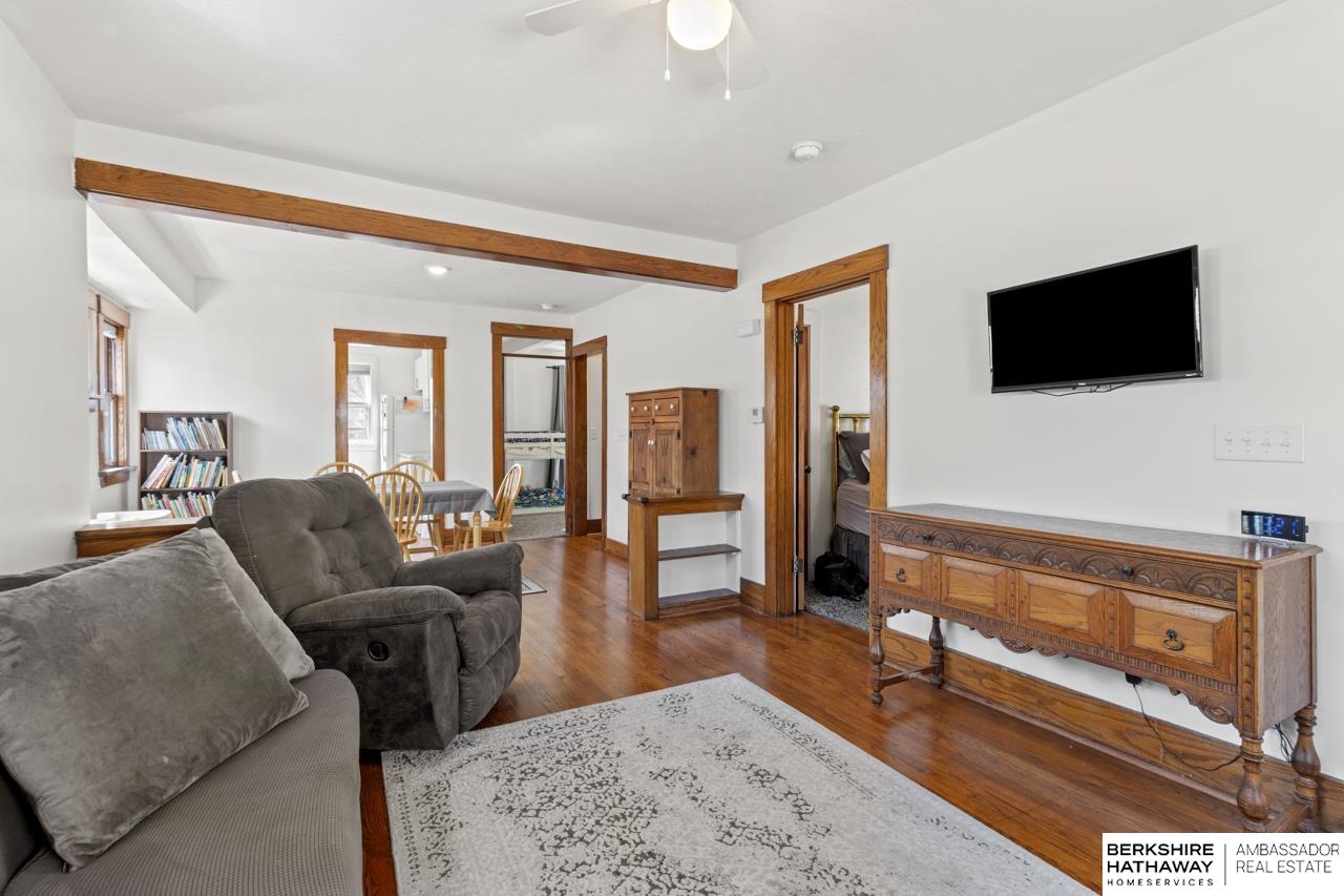 Omaha, Nebraska 68111, United States, 2 Bedrooms Bedrooms, ,1 BathroomBathrooms,Residential,Pending,111030