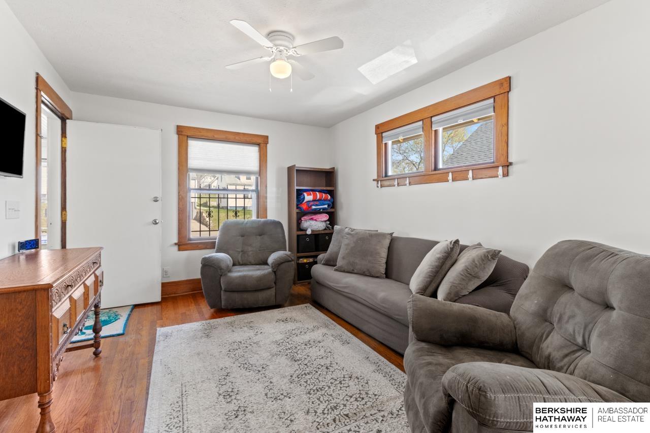 Omaha, Nebraska 68111, United States, 2 Bedrooms Bedrooms, ,1 BathroomBathrooms,Residential,Pending,111030