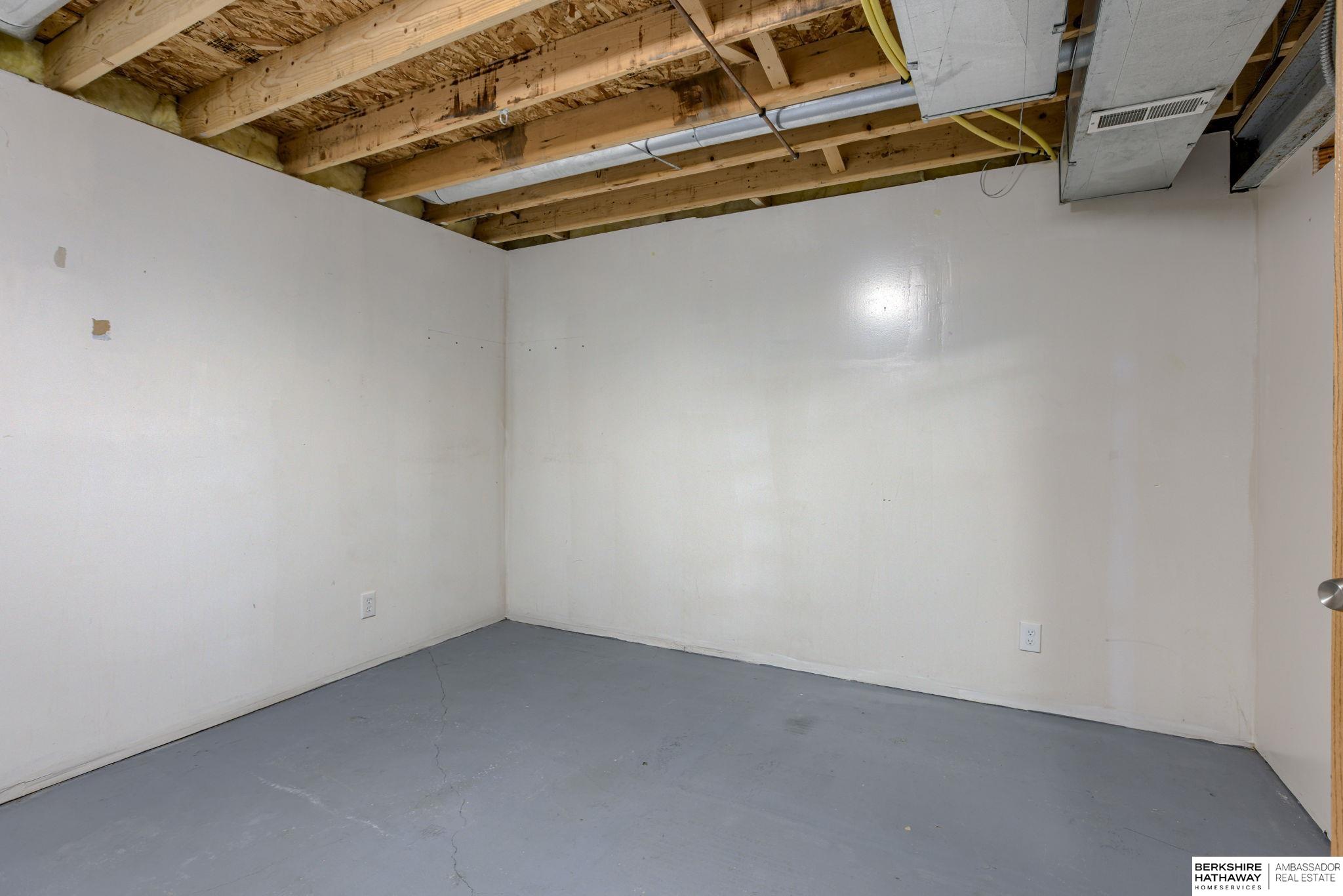 Omaha, Nebraska 68164, United States, 3 Bedrooms Bedrooms, ,2 BathroomsBathrooms,Residential,Pending,108363