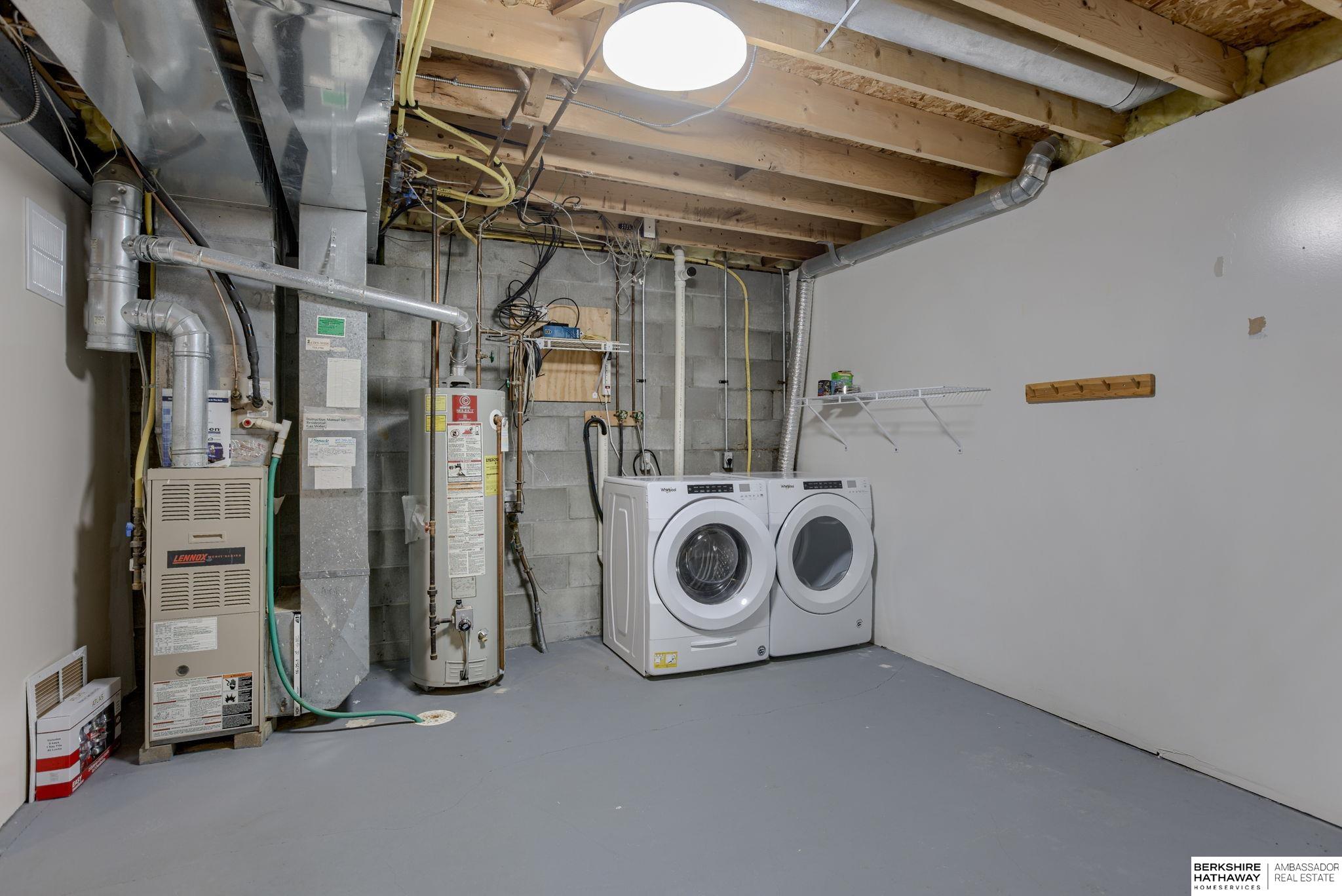 Omaha, Nebraska 68164, United States, 3 Bedrooms Bedrooms, ,2 BathroomsBathrooms,Residential,Pending,108363