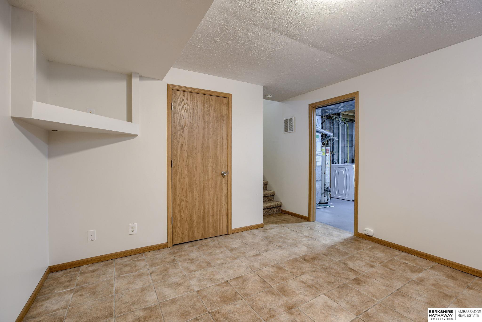 Omaha, Nebraska 68164, United States, 3 Bedrooms Bedrooms, ,2 BathroomsBathrooms,Residential,Pending,108363