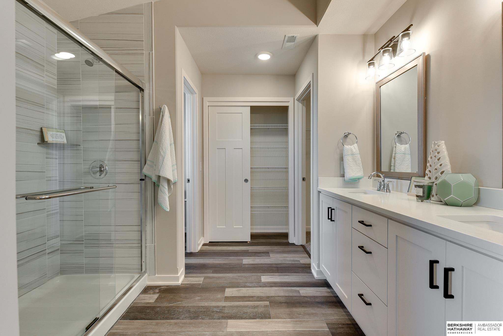 Elkhorn, Nebraska 68022, United States, 4 Bedrooms Bedrooms, ,3 BathroomsBathrooms,Residential,Active,47049