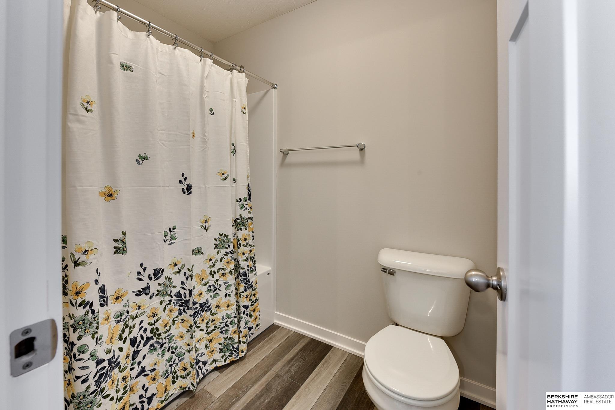 Elkhorn, Nebraska 68022, United States, 4 Bedrooms Bedrooms, ,3 BathroomsBathrooms,Residential,Active,47049