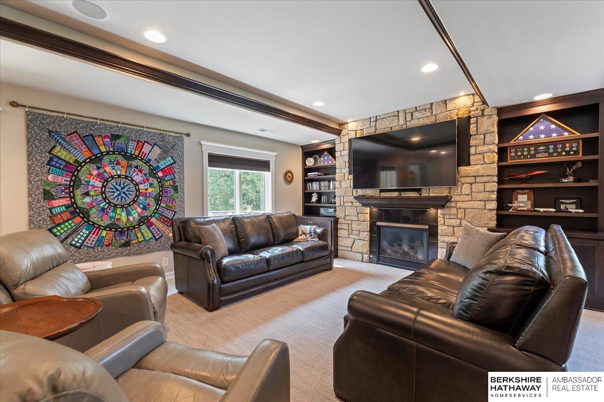 Bellevue, Nebraska 68005, United States, 5 Bedrooms Bedrooms, ,5 BathroomsBathrooms,Residential,Pending,4202