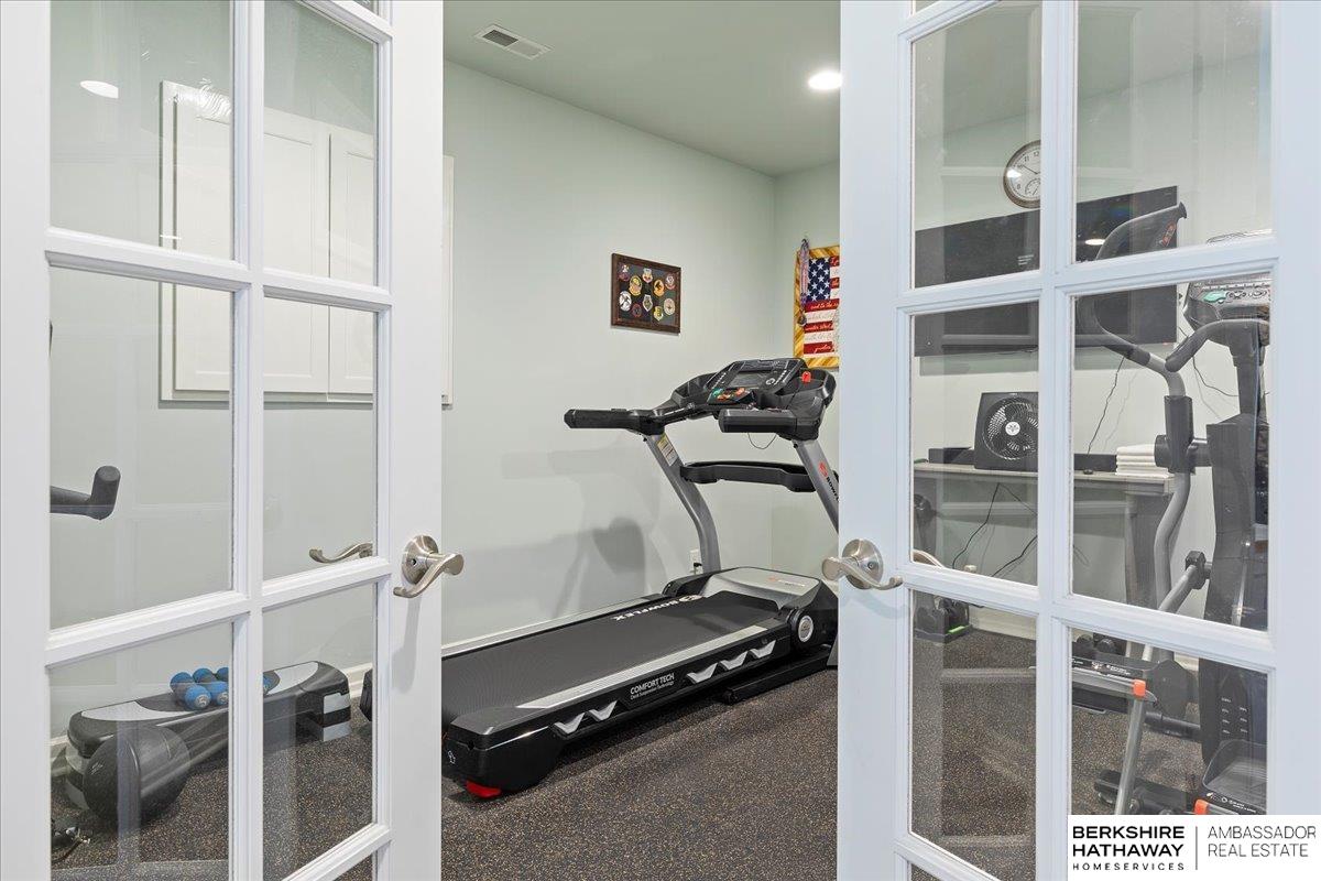 Bellevue, Nebraska 68005, United States, 5 Bedrooms Bedrooms, ,5 BathroomsBathrooms,Residential,Pending,4202