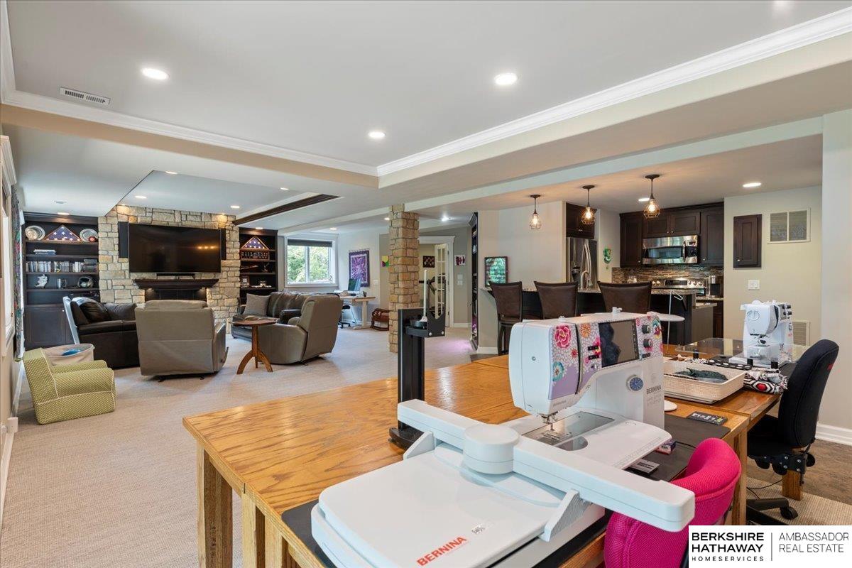 Bellevue, Nebraska 68005, United States, 5 Bedrooms Bedrooms, ,5 BathroomsBathrooms,Residential,Pending,4202