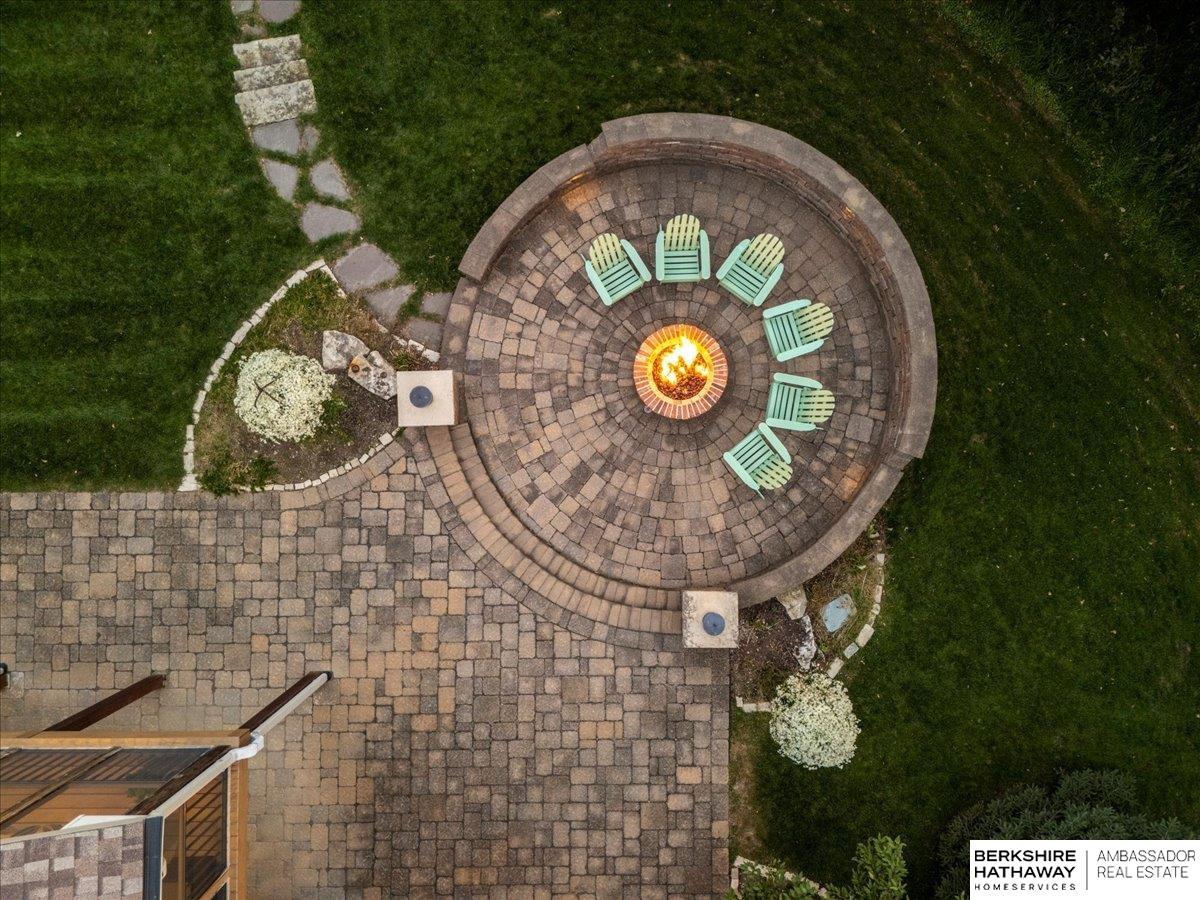 Bellevue, Nebraska 68005, United States, 5 Bedrooms Bedrooms, ,5 BathroomsBathrooms,Residential,Pending,4202