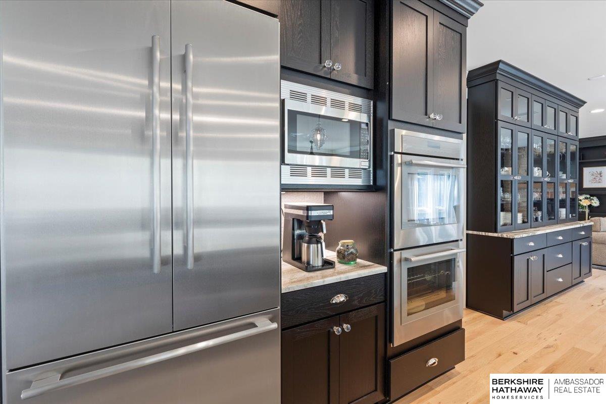 Bellevue, Nebraska 68005, United States, 5 Bedrooms Bedrooms, ,5 BathroomsBathrooms,Residential,Pending,4202