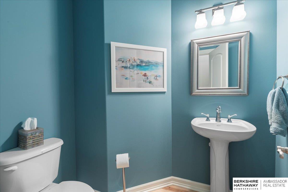 Bellevue, Nebraska 68005, United States, 5 Bedrooms Bedrooms, ,5 BathroomsBathrooms,Residential,Pending,4202