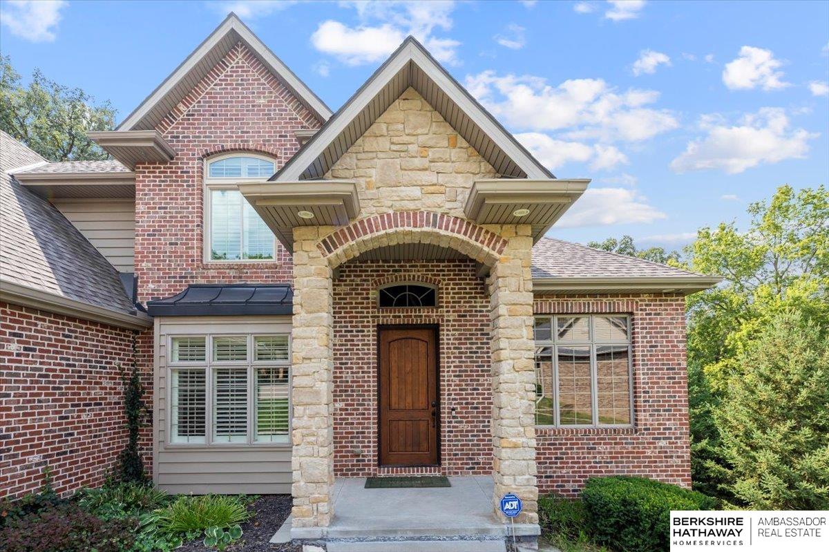 Bellevue, Nebraska 68005, United States, 5 Bedrooms Bedrooms, ,5 BathroomsBathrooms,Residential,Pending,4202