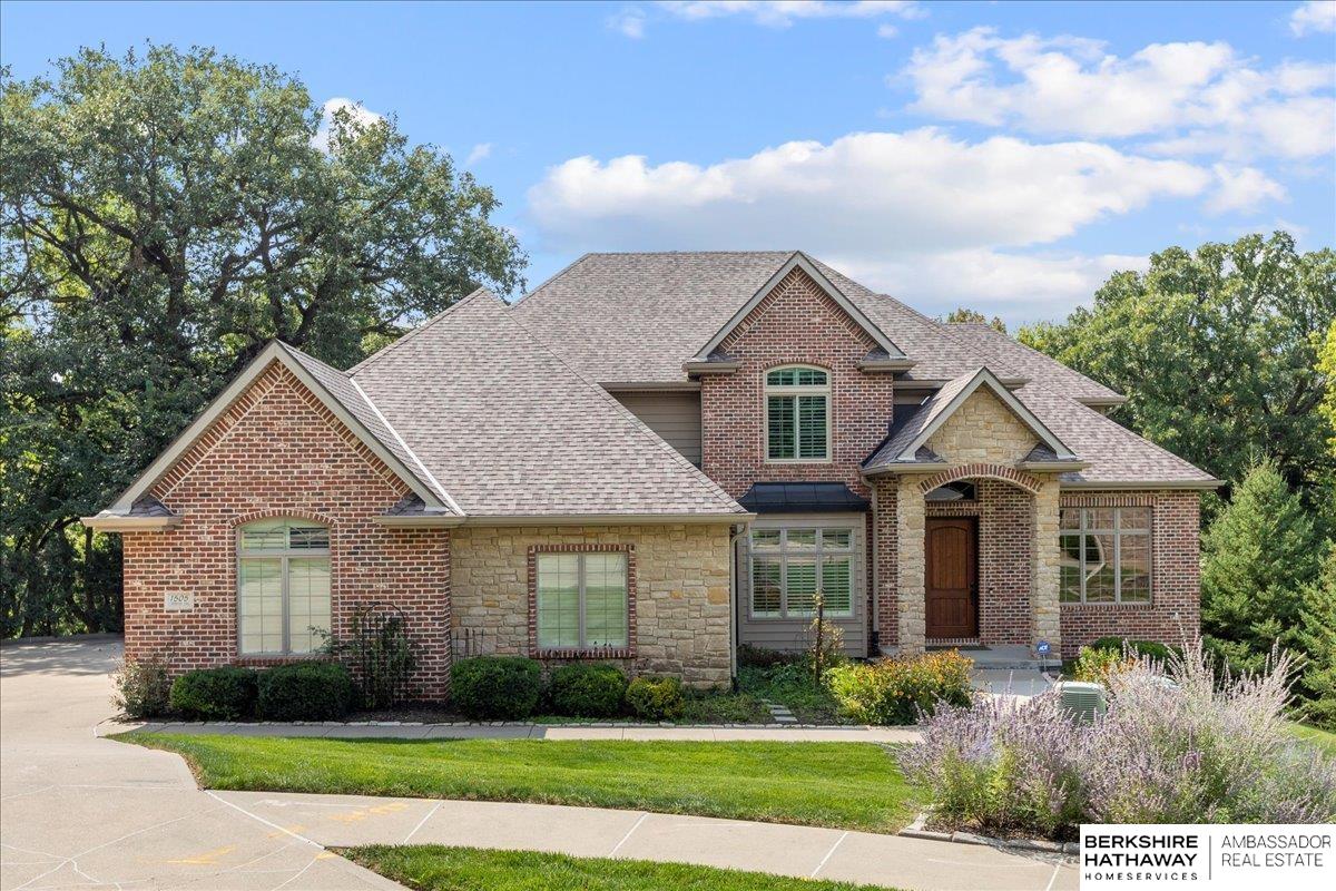 Bellevue, Nebraska 68005, United States, 5 Bedrooms Bedrooms, ,5 BathroomsBathrooms,Residential,Pending,4202