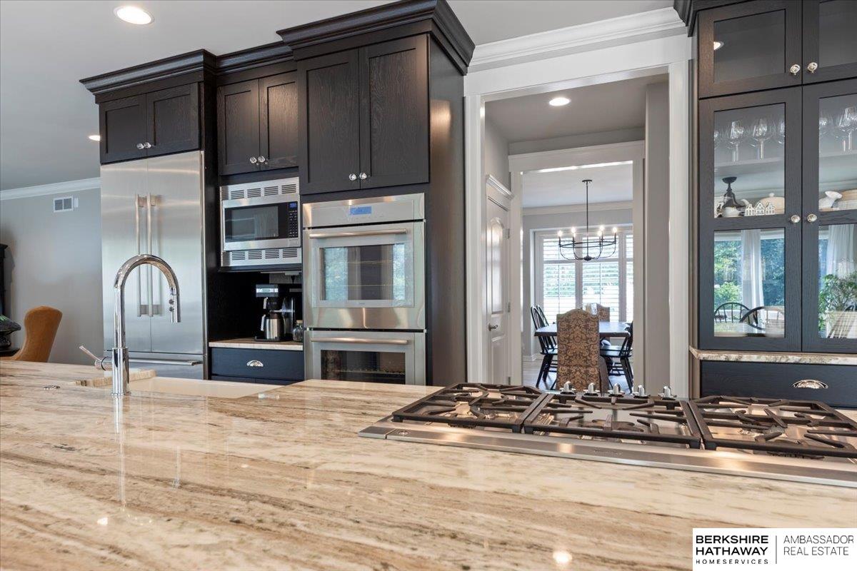 Bellevue, Nebraska 68005, United States, 5 Bedrooms Bedrooms, ,5 BathroomsBathrooms,Residential,Pending,4202