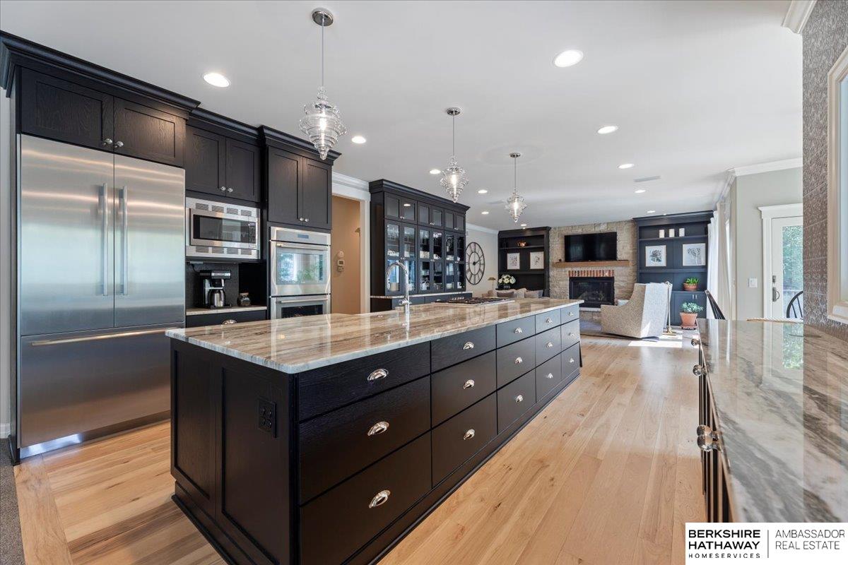 Bellevue, Nebraska 68005, United States, 5 Bedrooms Bedrooms, ,5 BathroomsBathrooms,Residential,Pending,4202