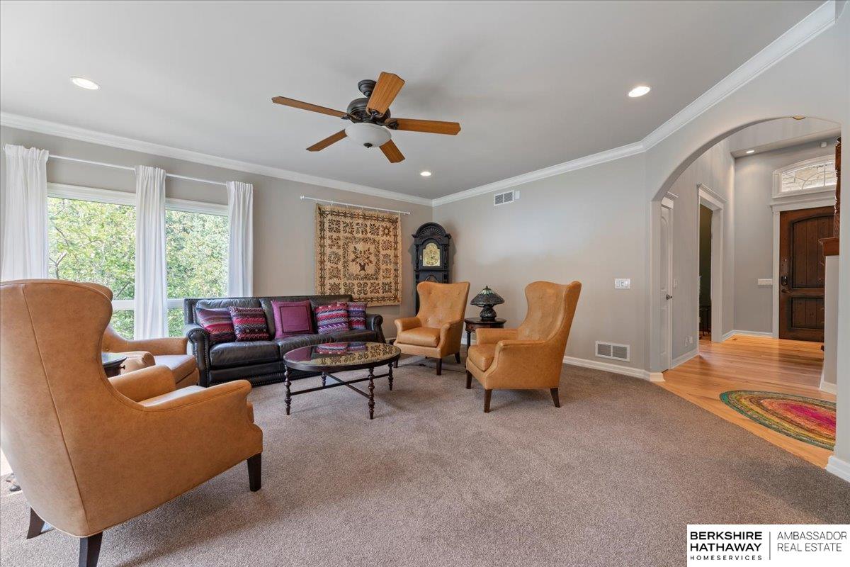 Bellevue, Nebraska 68005, United States, 5 Bedrooms Bedrooms, ,5 BathroomsBathrooms,Residential,Pending,4202