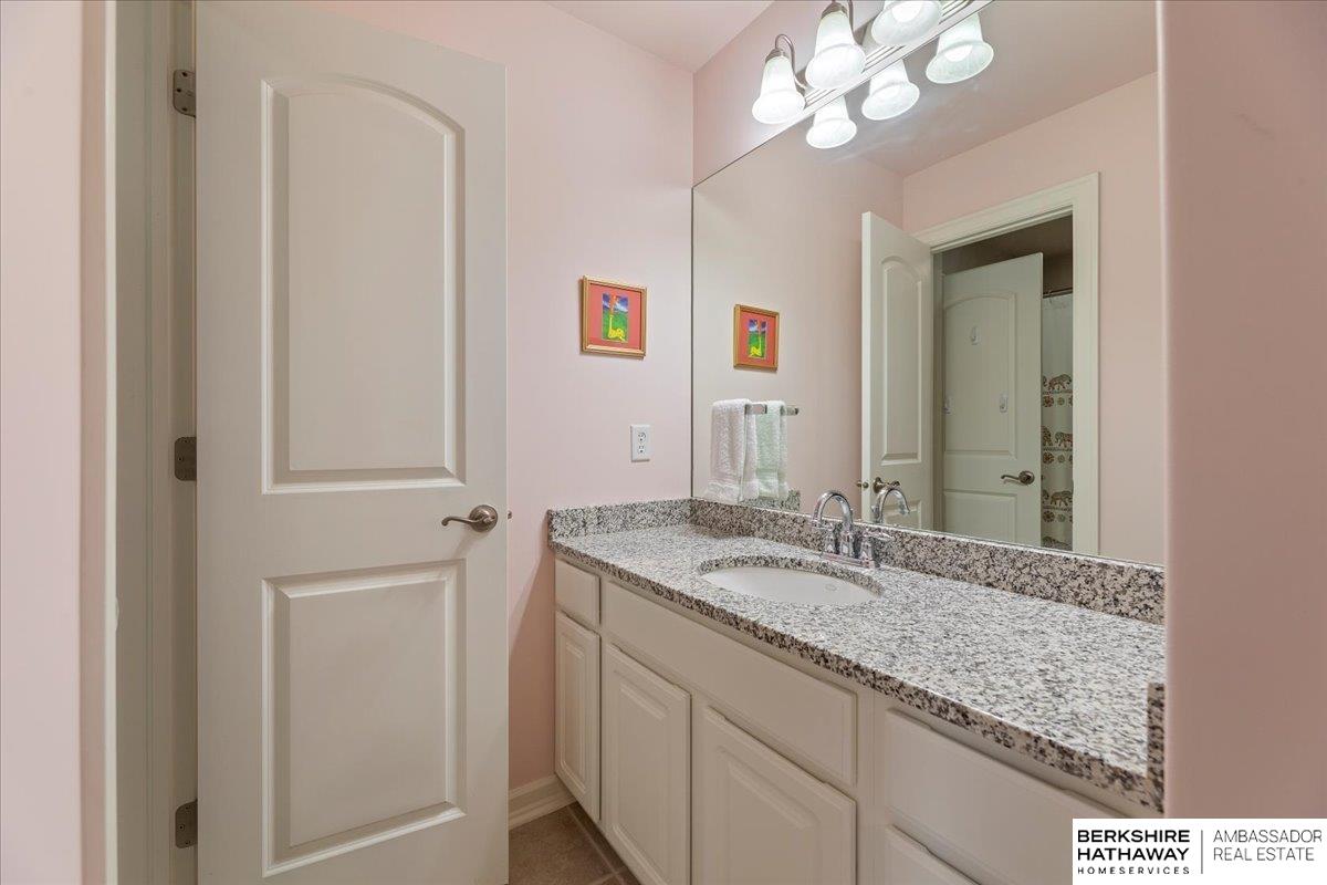 Bellevue, Nebraska 68005, United States, 5 Bedrooms Bedrooms, ,5 BathroomsBathrooms,Residential,Pending,4202