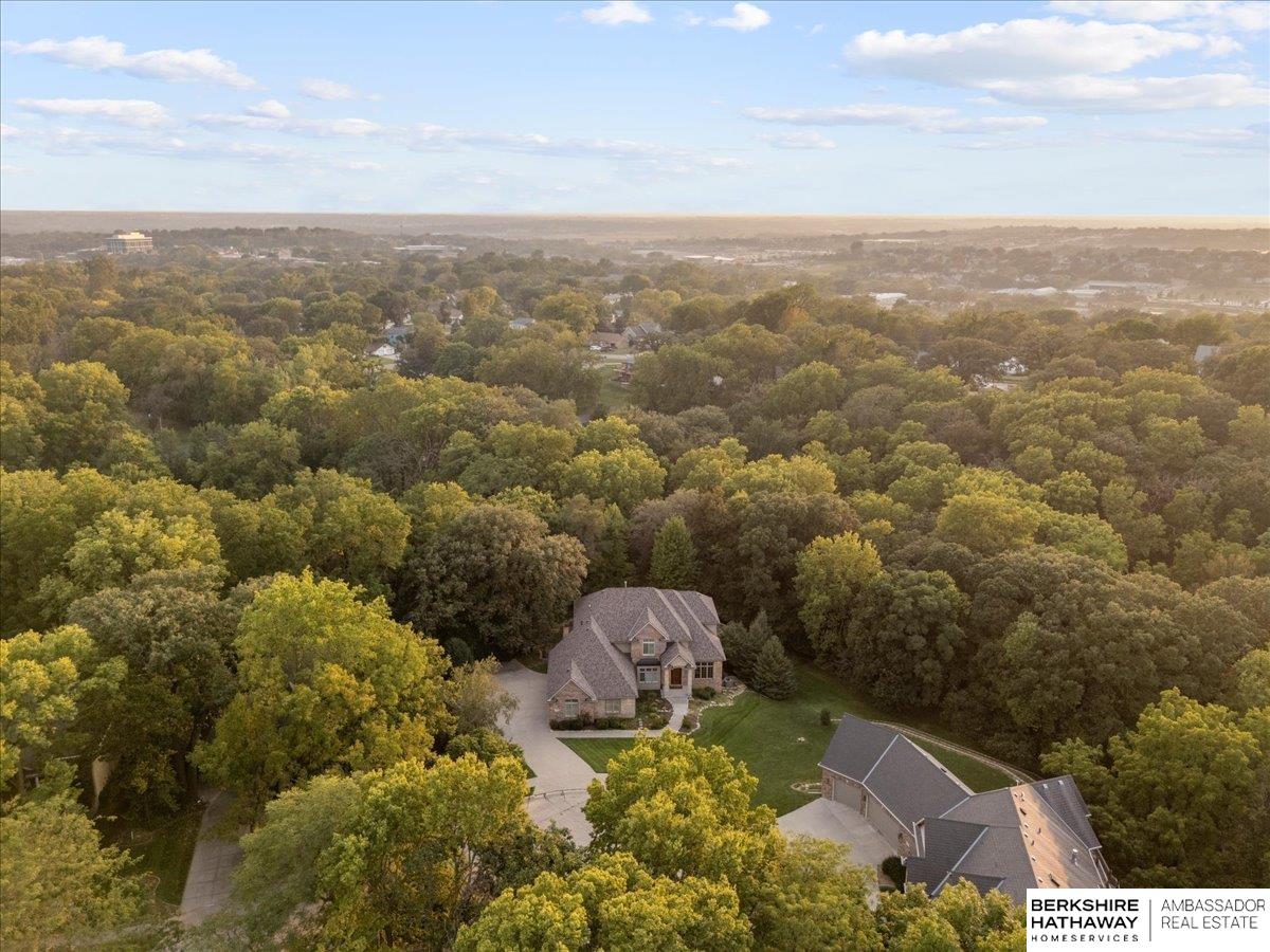 Bellevue, Nebraska 68005, United States, 5 Bedrooms Bedrooms, ,5 BathroomsBathrooms,Residential,Pending,4202