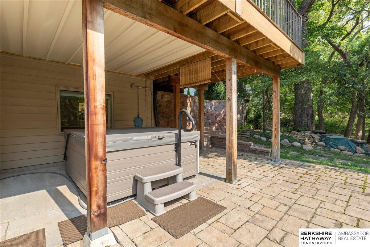 Bellevue, Nebraska 68005, United States, 5 Bedrooms Bedrooms, ,5 BathroomsBathrooms,Residential,Pending,4202