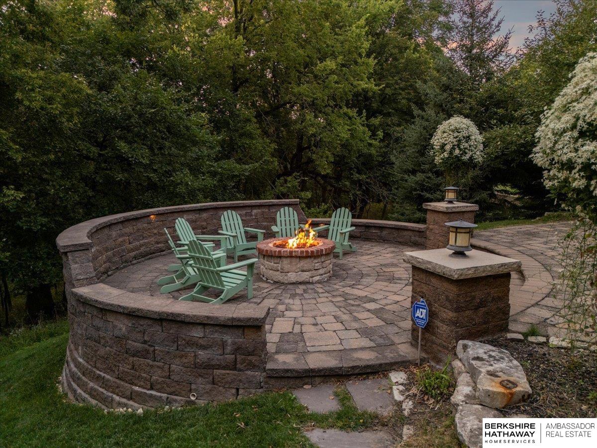 Bellevue, Nebraska 68005, United States, 5 Bedrooms Bedrooms, ,5 BathroomsBathrooms,Residential,Pending,4202