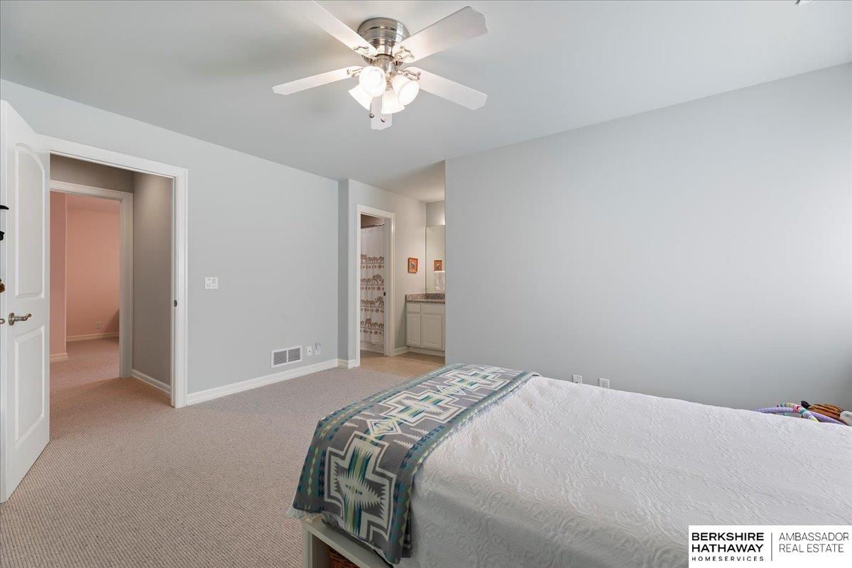 Bellevue, Nebraska 68005, United States, 5 Bedrooms Bedrooms, ,5 BathroomsBathrooms,Residential,Pending,4202