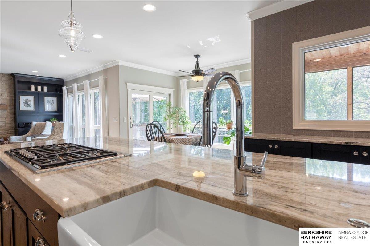 Bellevue, Nebraska 68005, United States, 5 Bedrooms Bedrooms, ,5 BathroomsBathrooms,Residential,Pending,4202