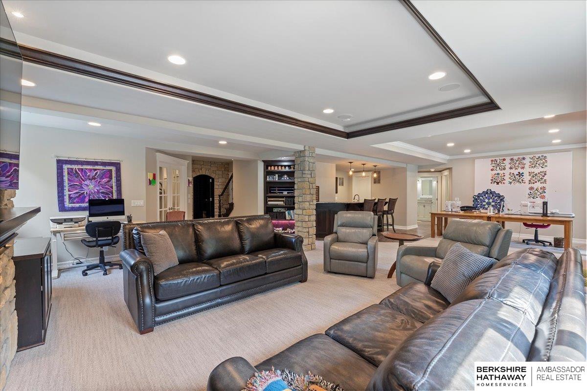 Bellevue, Nebraska 68005, United States, 5 Bedrooms Bedrooms, ,5 BathroomsBathrooms,Residential,Pending,4202