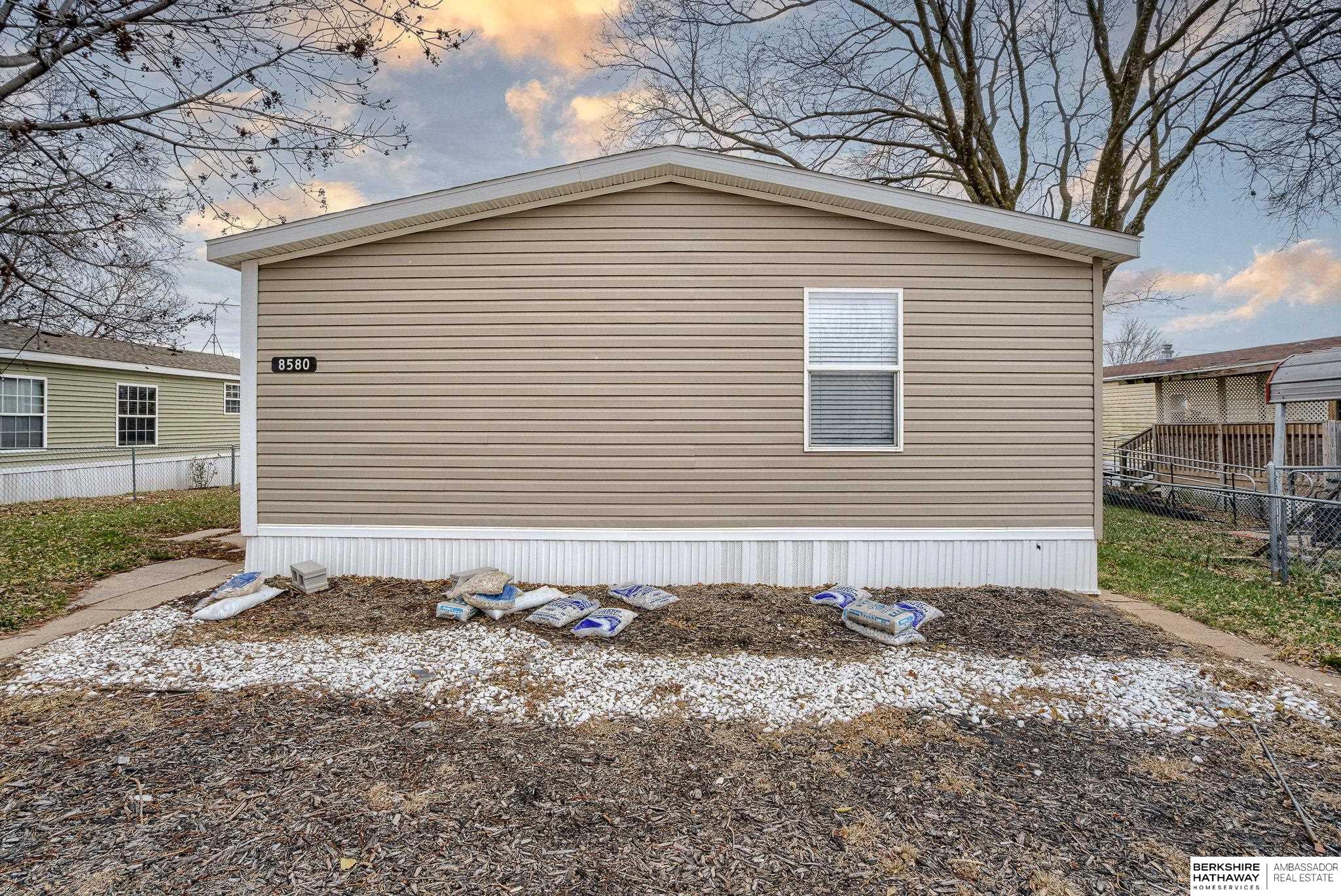 Blair, Nebraska 68008, United States, 3 Bedrooms Bedrooms, ,2 BathroomsBathrooms,Residential,Pending,28014