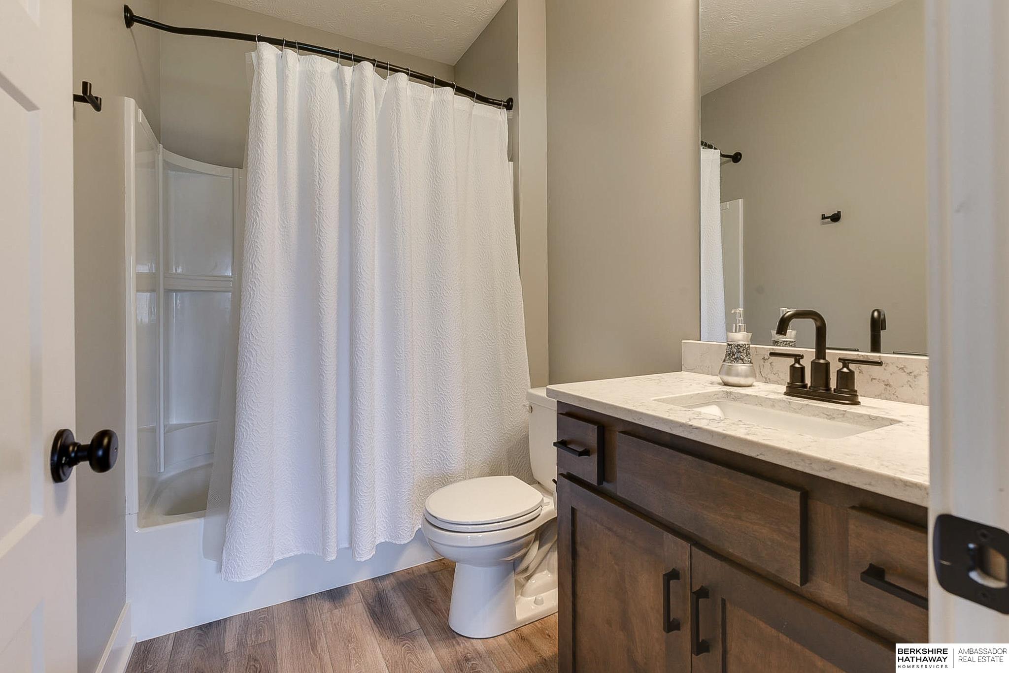 Gretna, Nebraska 68028, United States, 5 Bedrooms Bedrooms, ,3 BathroomsBathrooms,Residential,Active,118894