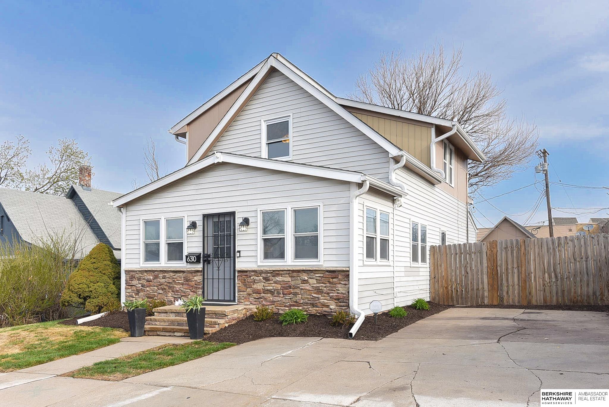 Omaha, Nebraska 68104, United States, 3 Bedrooms Bedrooms, ,1 BathroomBathrooms,Residential,Pending,107798