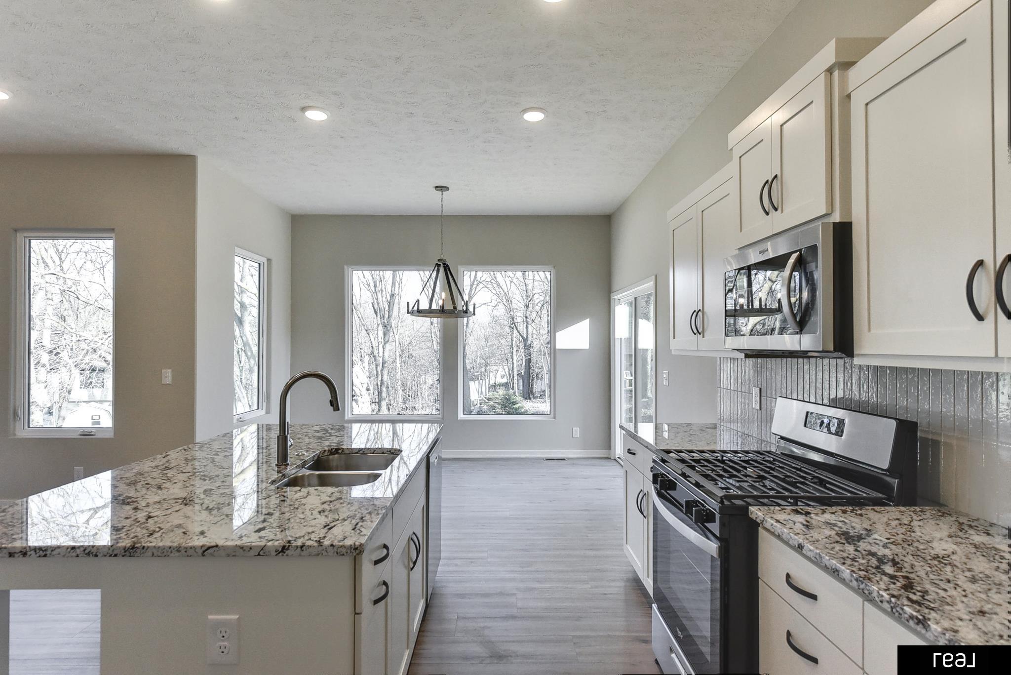 Bellevue, Nebraska 68123, United States, 3 Bedrooms Bedrooms, ,2 BathroomsBathrooms,Residential,Pending,101050