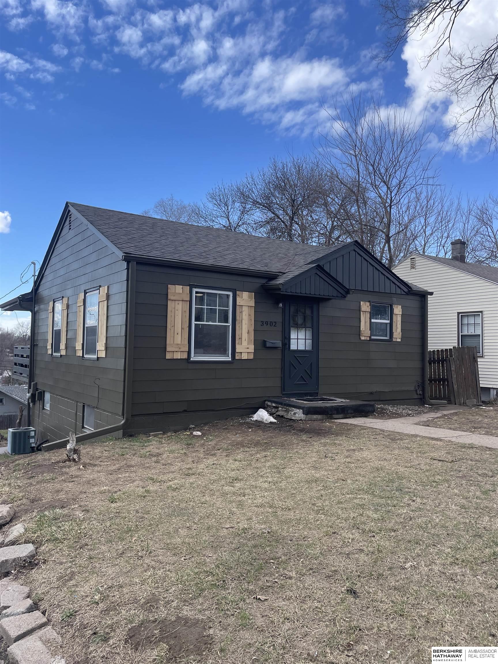 Omaha, Nebraska 68104, United States, 3 Bedrooms Bedrooms, ,2 BathroomsBathrooms,Residential,Pending,92782