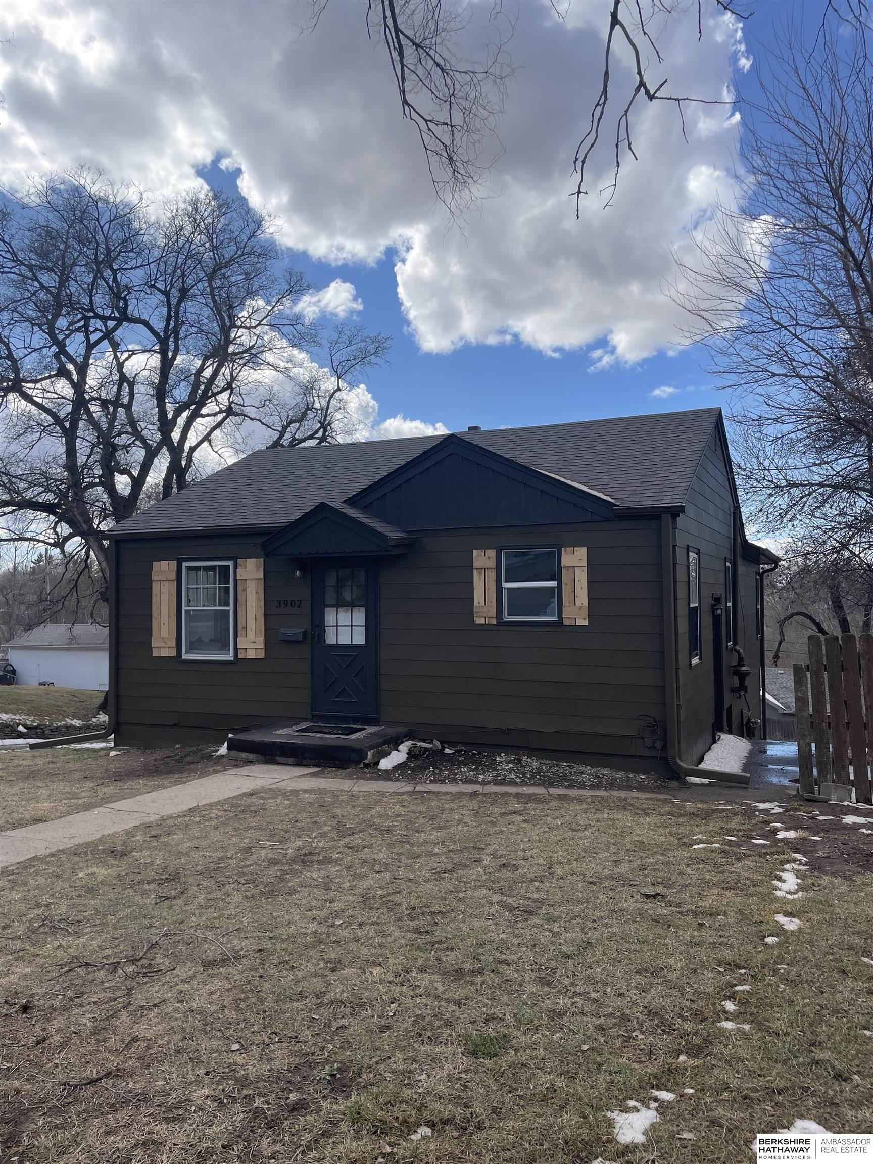 Omaha, Nebraska 68104, United States, 3 Bedrooms Bedrooms, ,2 BathroomsBathrooms,Residential,Pending,92782