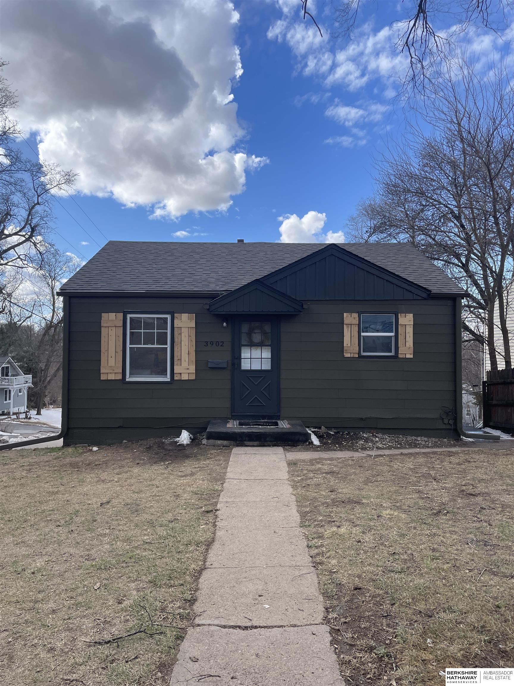 Omaha, Nebraska 68104, United States, 3 Bedrooms Bedrooms, ,2 BathroomsBathrooms,Residential,Pending,92782